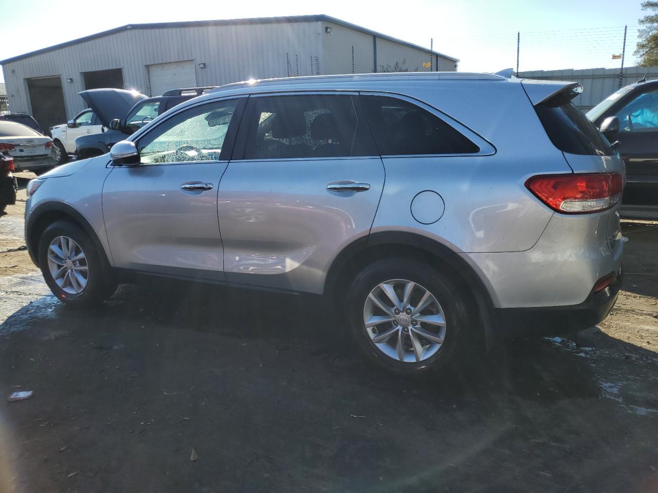Obraz 2 z 2017 KIA SORENTO LX 2017 z VIN 5XYPG4A54HG302957