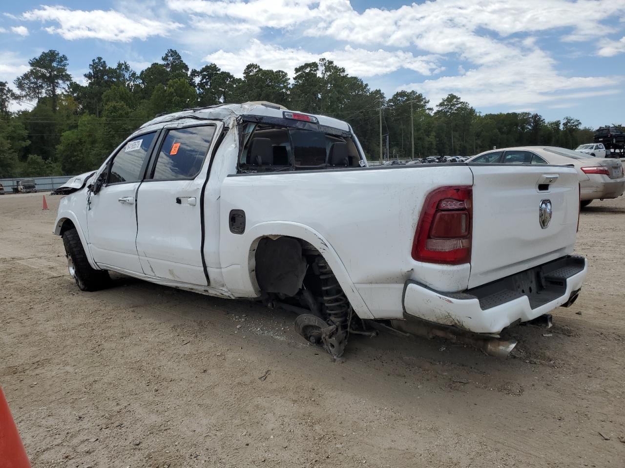 Изображение 2 2021 RAM 1500 LARAMIE 2021 с VIN 1C6SRFJT9MN640864