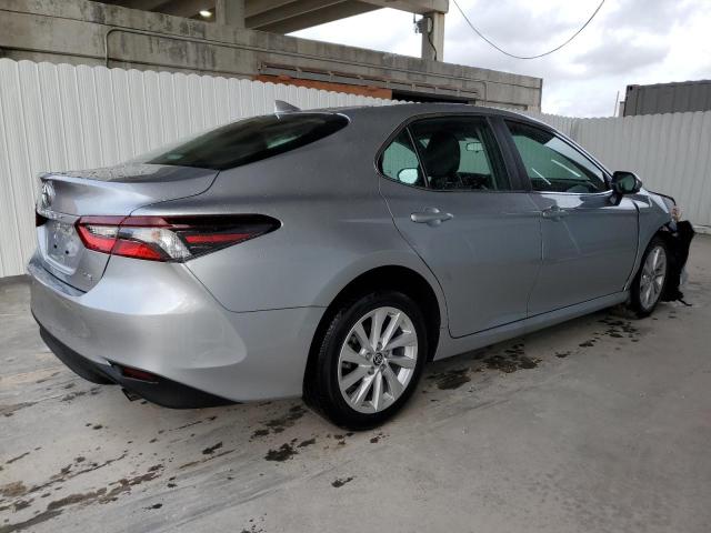 Obraz 3 z 2024 TOYOTA CAMRY LE 2024 z VIN 4T1C11AK3RU860721