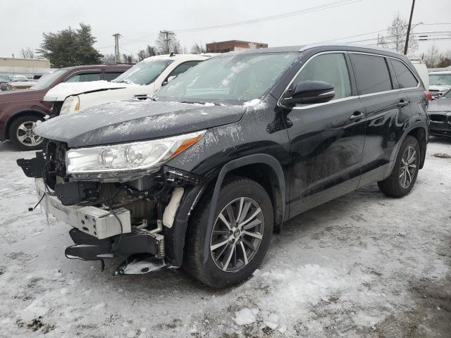 Image 1 of 2018 TOYOTA HIGHLANDER SE 2018 with VIN 5TDJZRFH4JS815862