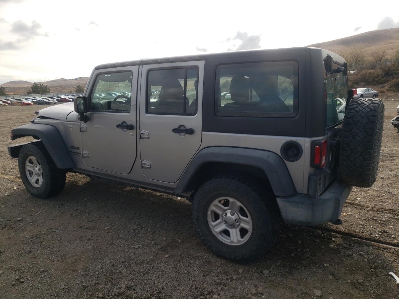 Изображение 2 2017 JEEP WRANGLER UNLIMITED SPORT 2017 с VIN 1C4BJWDG3HL595307
