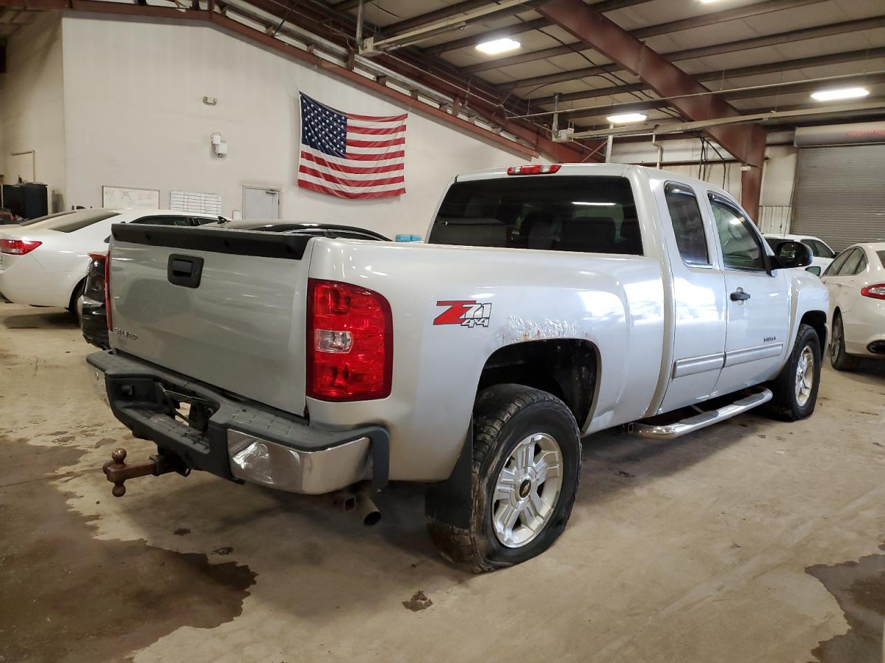 Изображение 3 2011 CHEVROLET SILVERADO K1500 LT 2011 с VIN 1GCRKSE35BZ364476