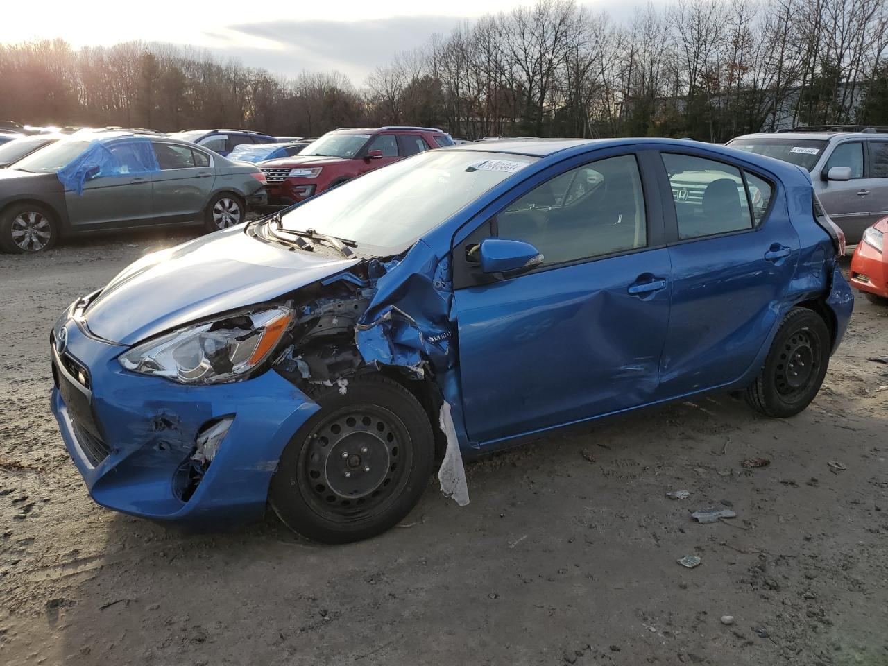 2016 TOYOTA PRIUS C  2016 image