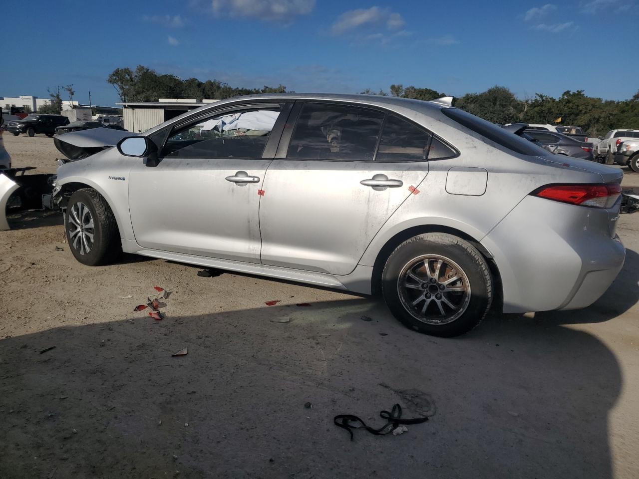 Изображение 2 2021 TOYOTA COROLLA LE 2021 с VIN JTDEAMDE2MJ002767