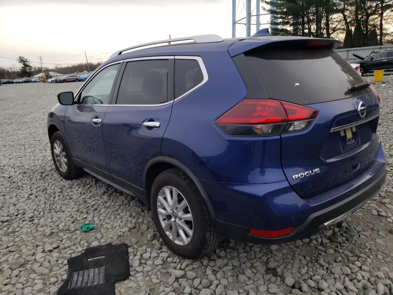 Obraz 2 z 2020 NISSAN ROGUE S 2020 z VIN JN8AT2MV9LW110970