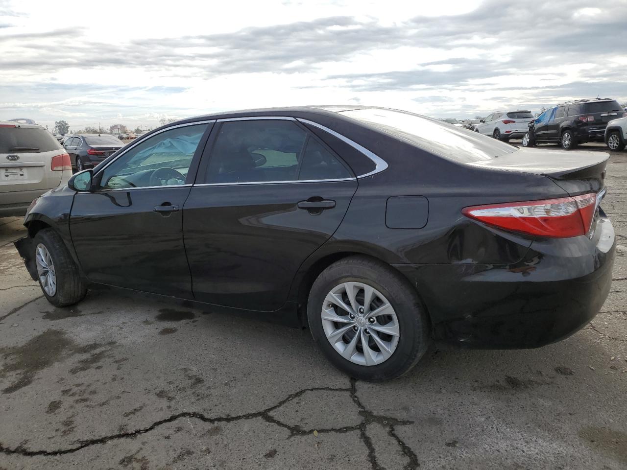 Obraz 2 z 2016 TOYOTA CAMRY LE 2016 z VIN 4T4BF1FKXGR544922