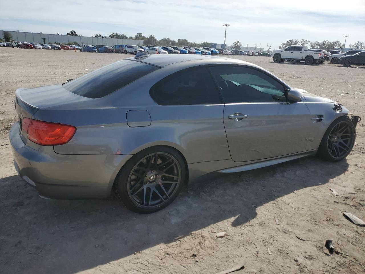 Obraz 3 z 2013 BMW M3  2013 z VIN WBSKG9C56DJ594344