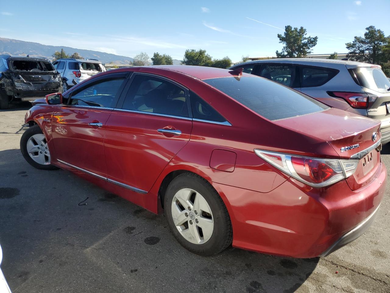 Image 2 of 2011 HYUNDAI SONATA HYBRID 2011 with VIN KMHEC4A45BA000834