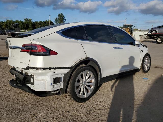 Изображение 3 2020 TESLA MODEL X  2020 с VIN 5YJXCBE2XLF236513