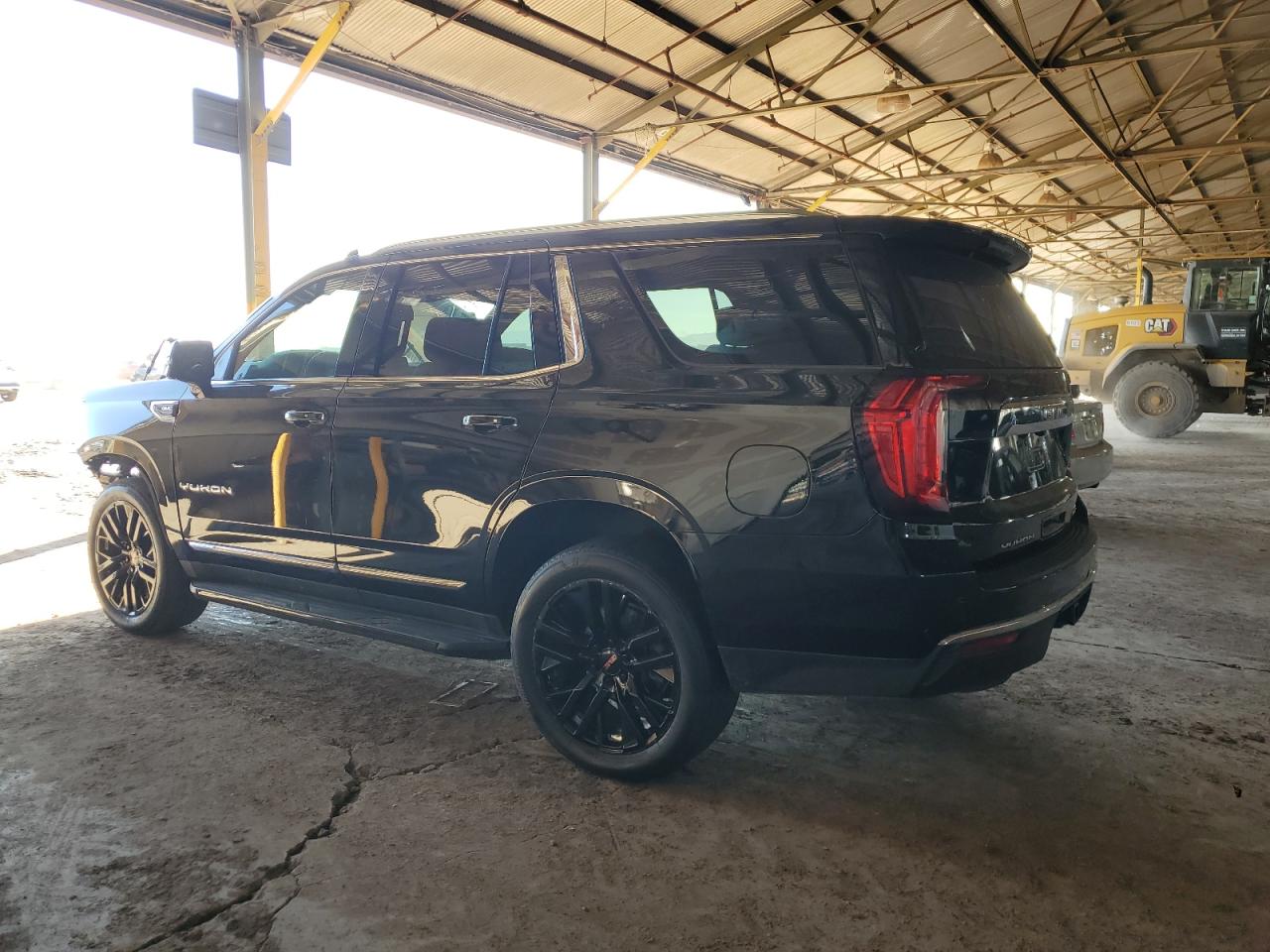 Изображение 2 2021 GMC YUKON SLT 2021 с VIN 1GKS1BKD7MR409913