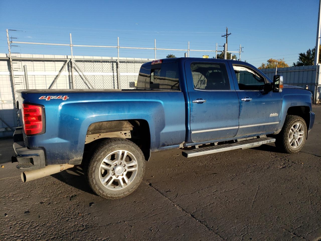 Image 3 of 2017 CHEVROLET SILVERADO K2500 HIGH COUNTRY 2017 with VIN 1GC1KXEY3HF237144