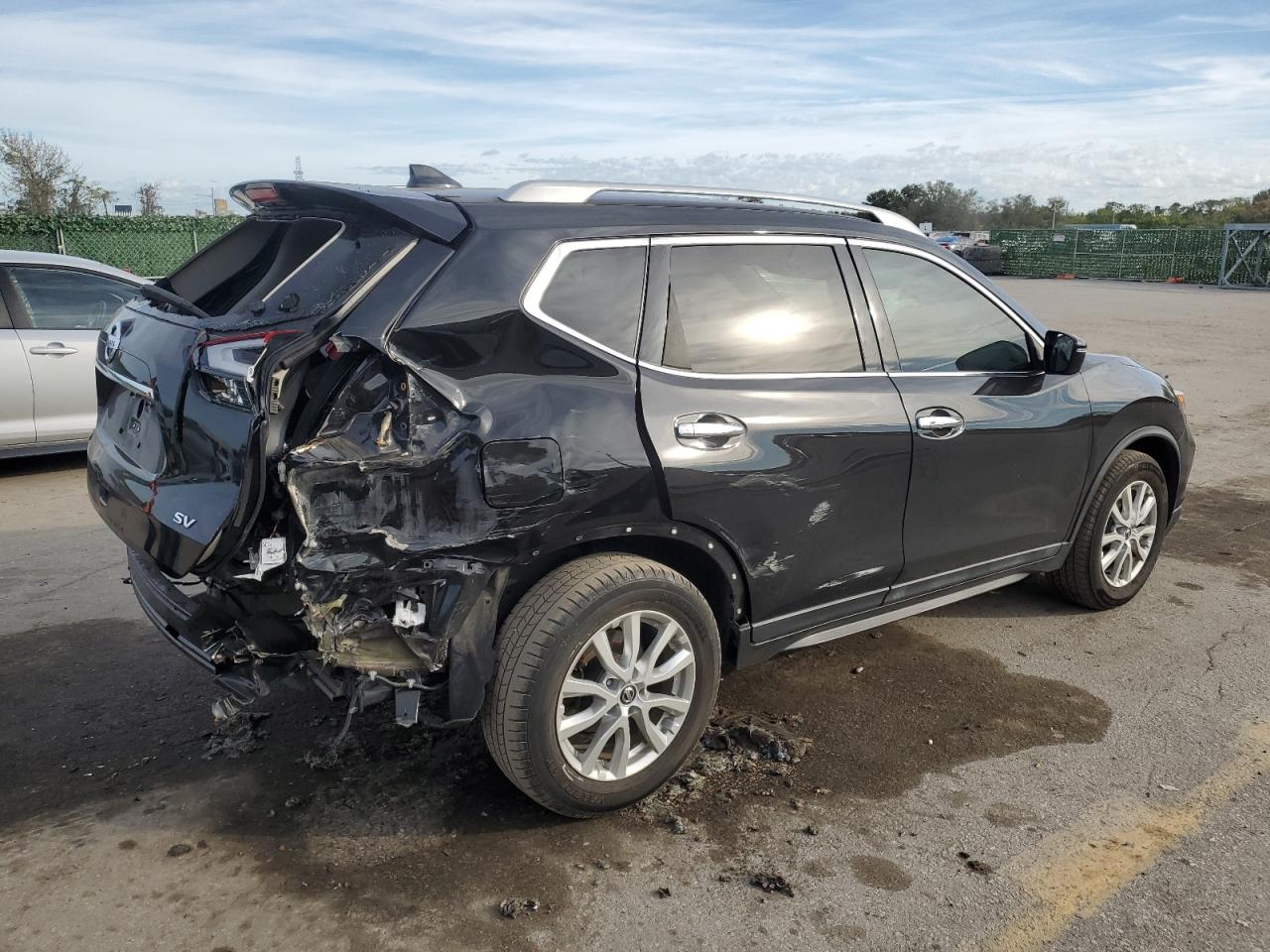 Obraz 3 z 2018 NISSAN ROGUE S 2018 z VIN 5N1AT2MT2JC780011