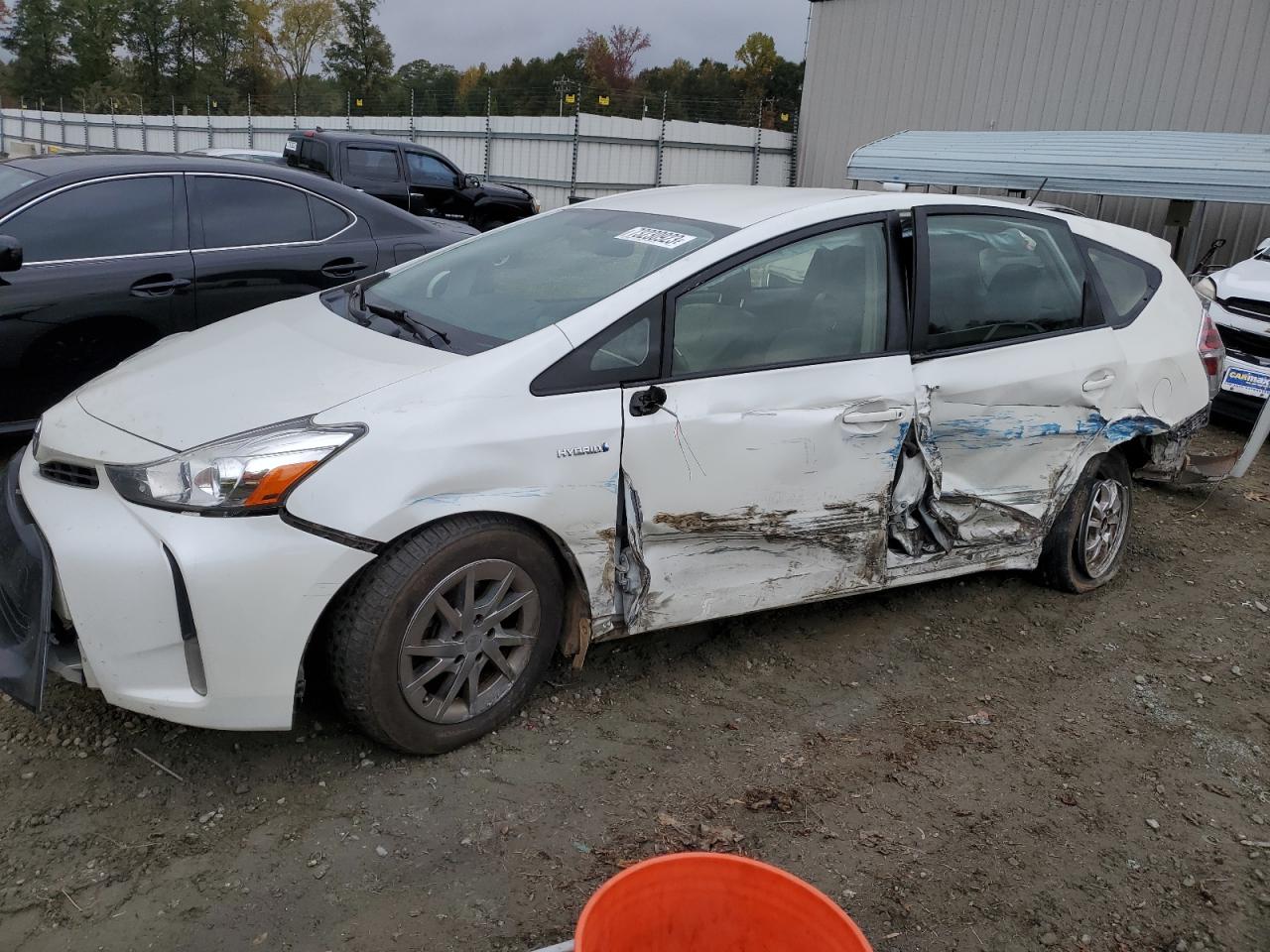 Toyota Prius V 2016 image