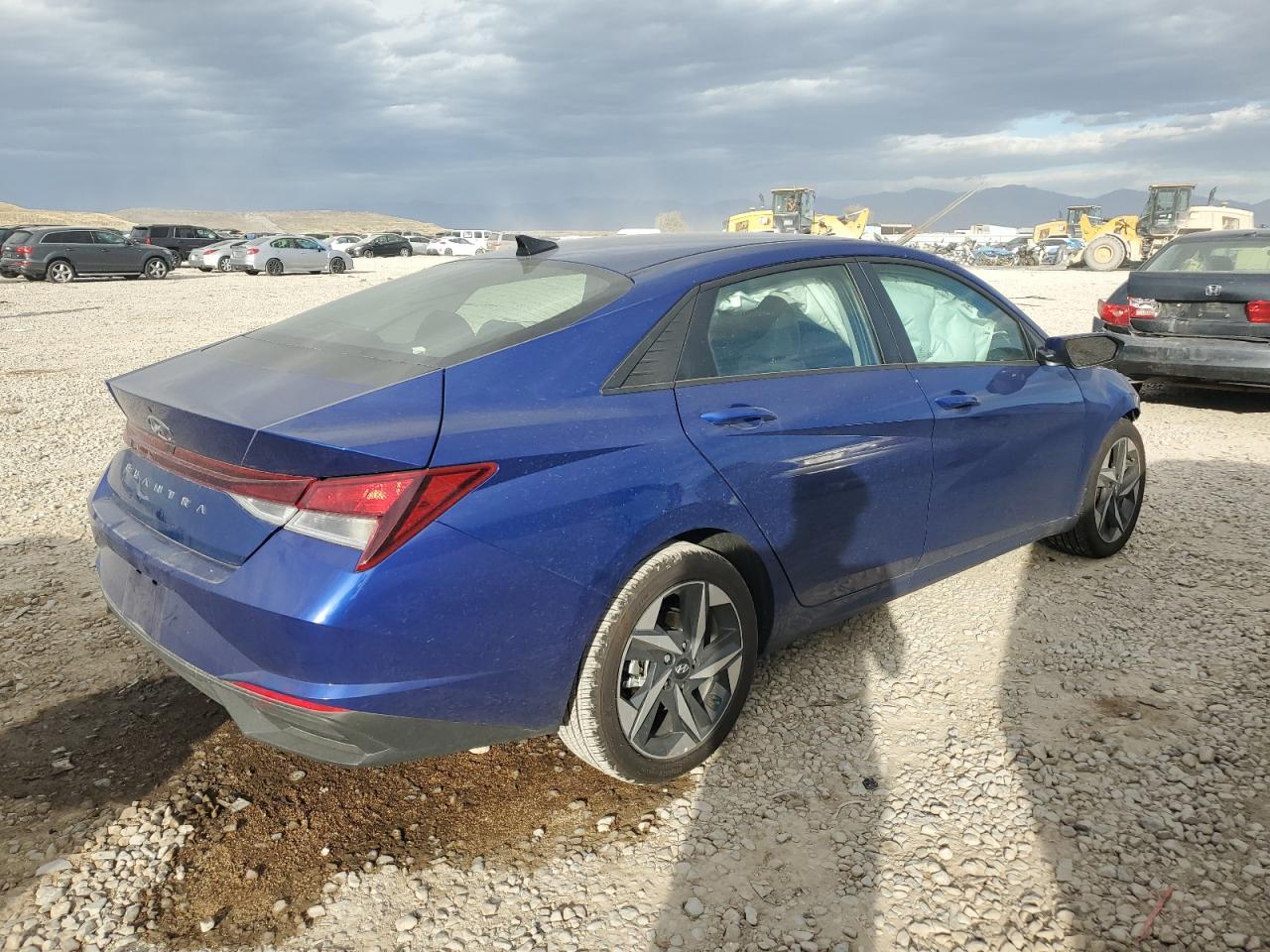Image 3 of 2023 HYUNDAI ELANTRA SEL 2023 with VIN 5NPLS4AG4PH118625