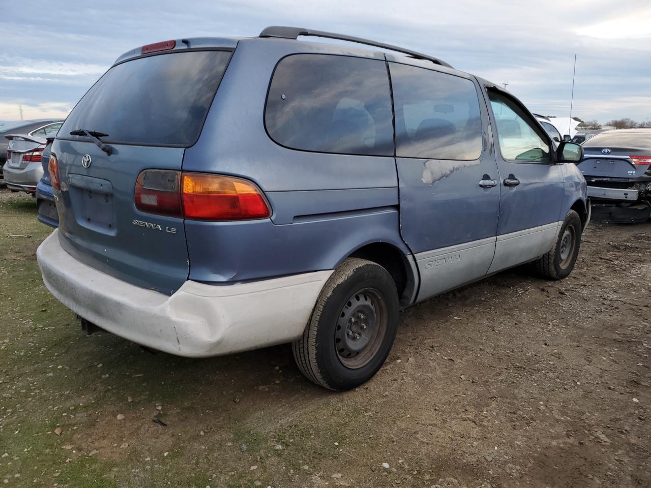 Изображение 3 1998 TOYOTA SIENNA LE 1998 с VIN 4T3ZF13C3WU060313