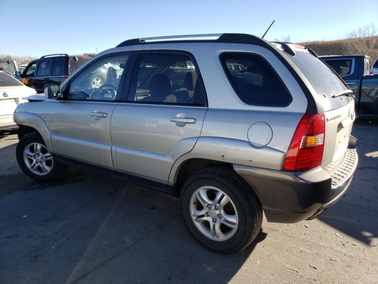 Image 2 of 2005 KIA NEW SPORTAGE  2005 with VIN KNDJE723457032809