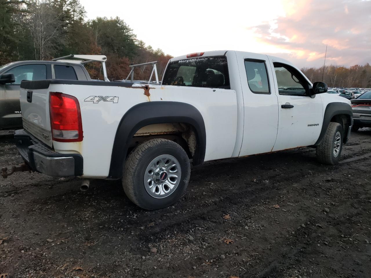 Image 3 of 2010 GMC SIERRA K1500 2010 with VIN 1GTSKTEA1AZ146488