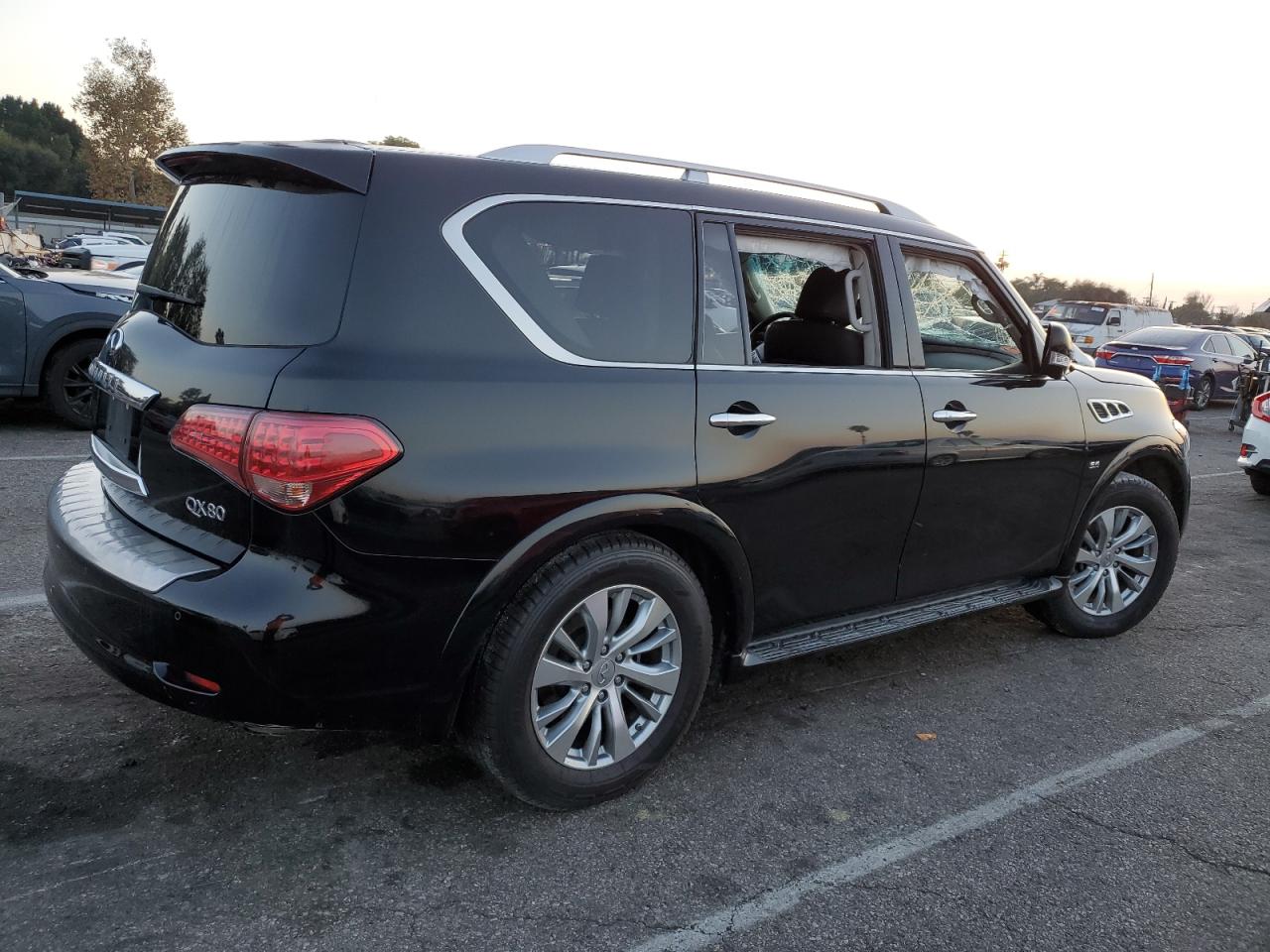 Obraz 3 z 2016 INFINITI QX80  2016 z VIN JN8AZ2NE1G9121141