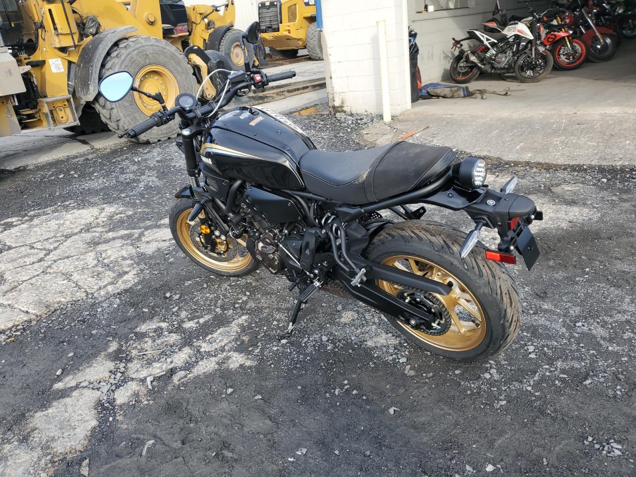 Image 3 of 2023 YAMAHA MTM690  2023 with VIN JYARM42Y6PA001093
