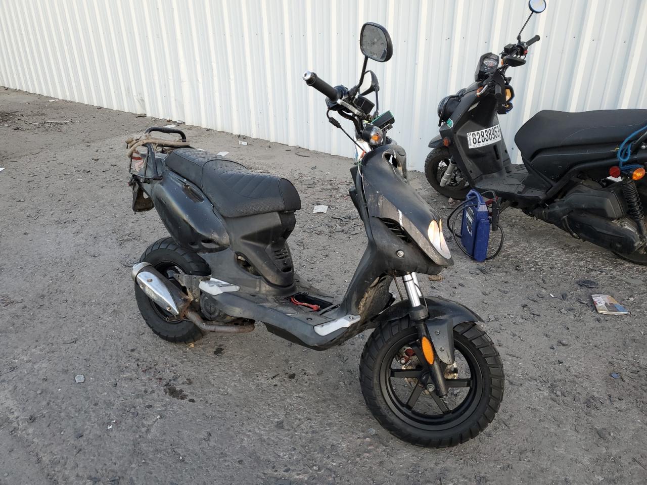 2006 GENUINE SCOOTER CO. ROUGHHOUSE 50 2006 image