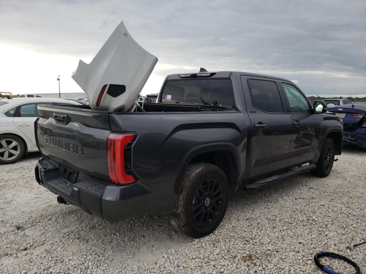 Изображение 3 2024 TOYOTA TUNDRA CREWMAX LIMITED 2024 с VIN 5TFWA5DB8RX130757