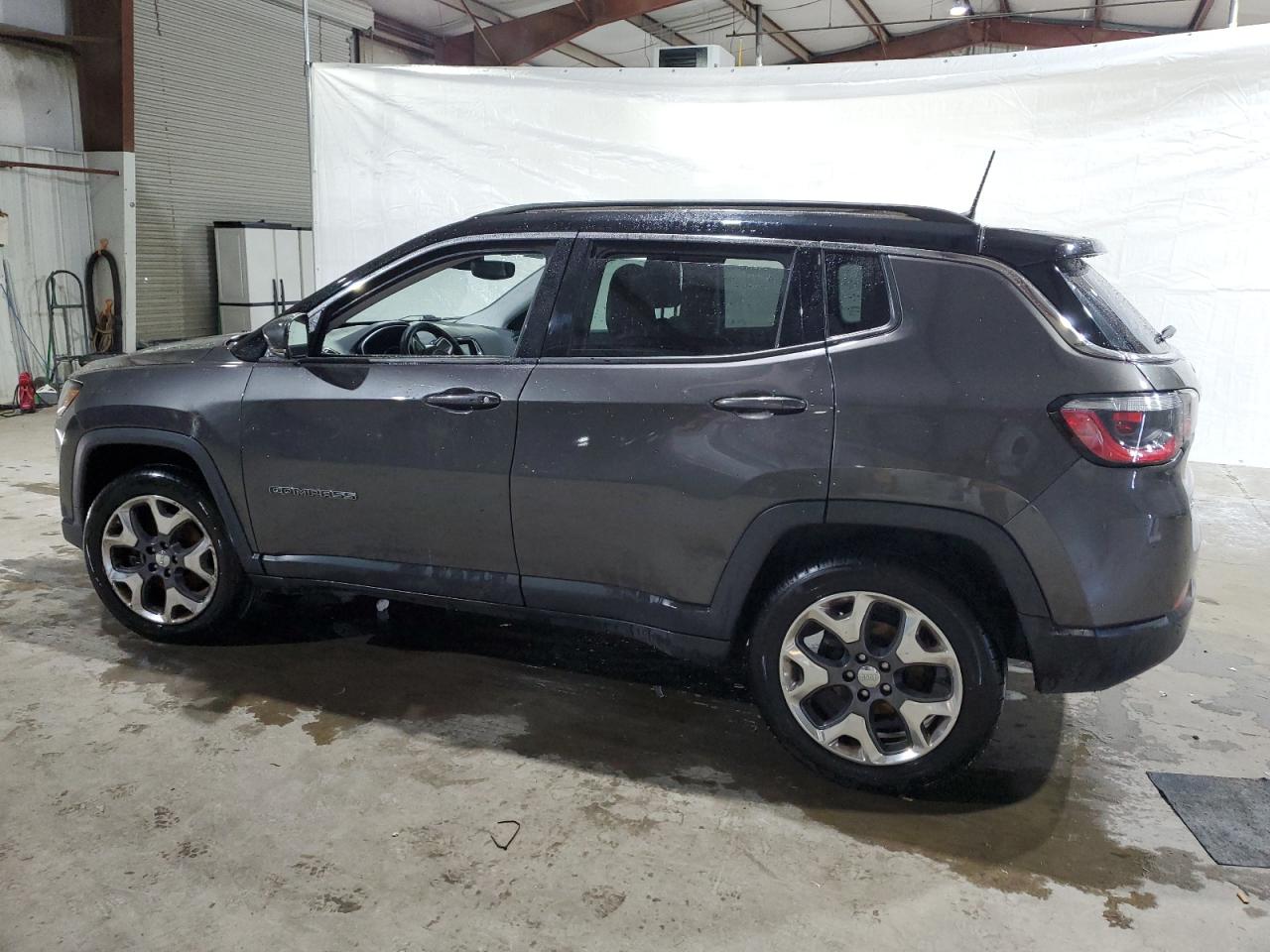 Image 2 of 2018 JEEP COMPASS LIMITED 2018 with VIN 3C4NJDCB5JT162735