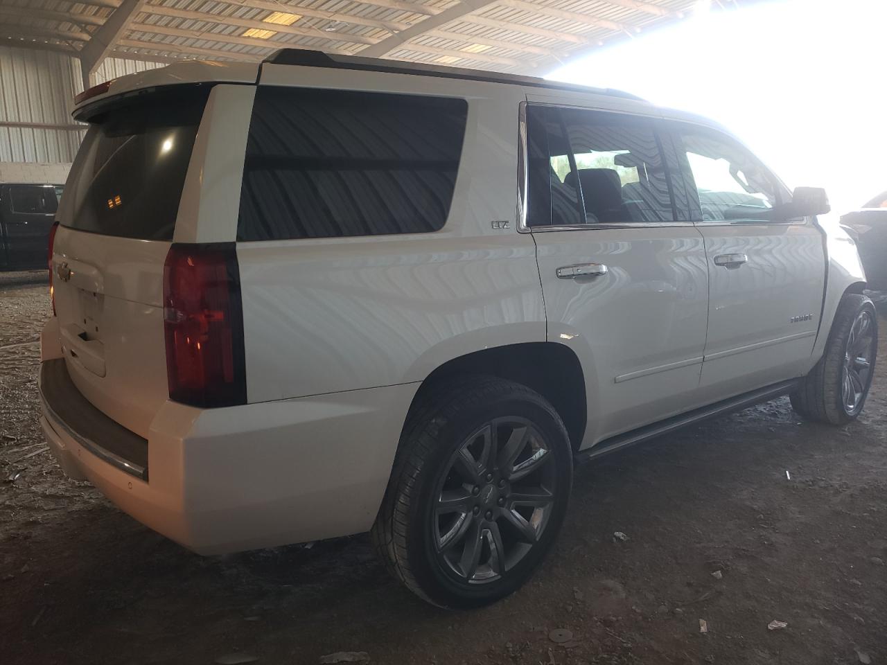 Изображение 3 2016 CHEVROLET TAHOE C1500 LTZ 2016 с VIN 1GNSCCKC2GR184959