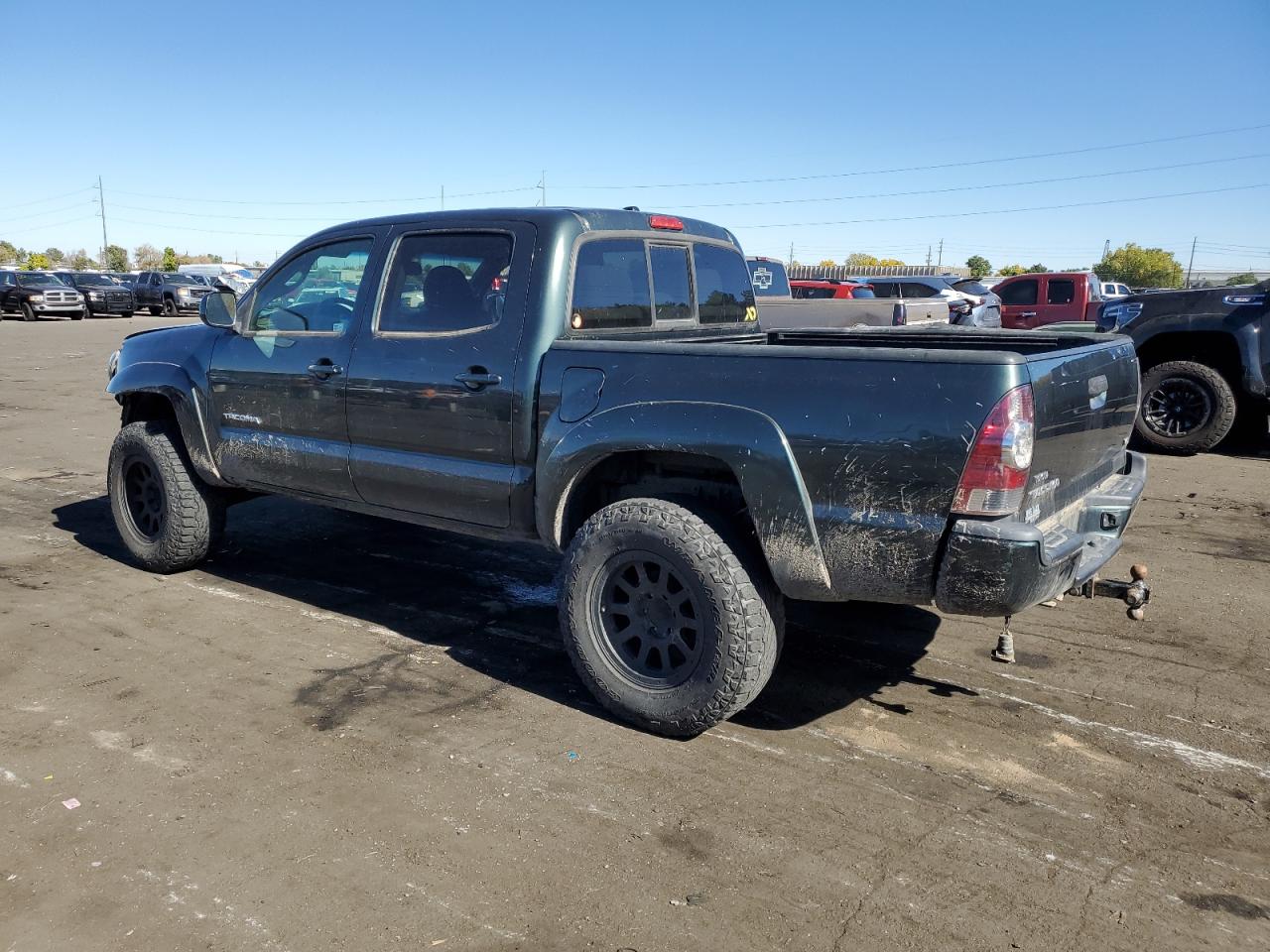 Image 2 of 2011 TOYOTA TACOMA DOUBLE CAB 2011 with VIN 3TMLU4EN2BM063288