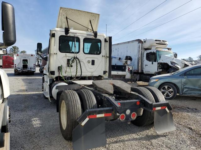 Image 3 of 2016 FREIGHTLINER CASCADIA 113  2016 with VIN 1FUBGADV1GLHJ1176