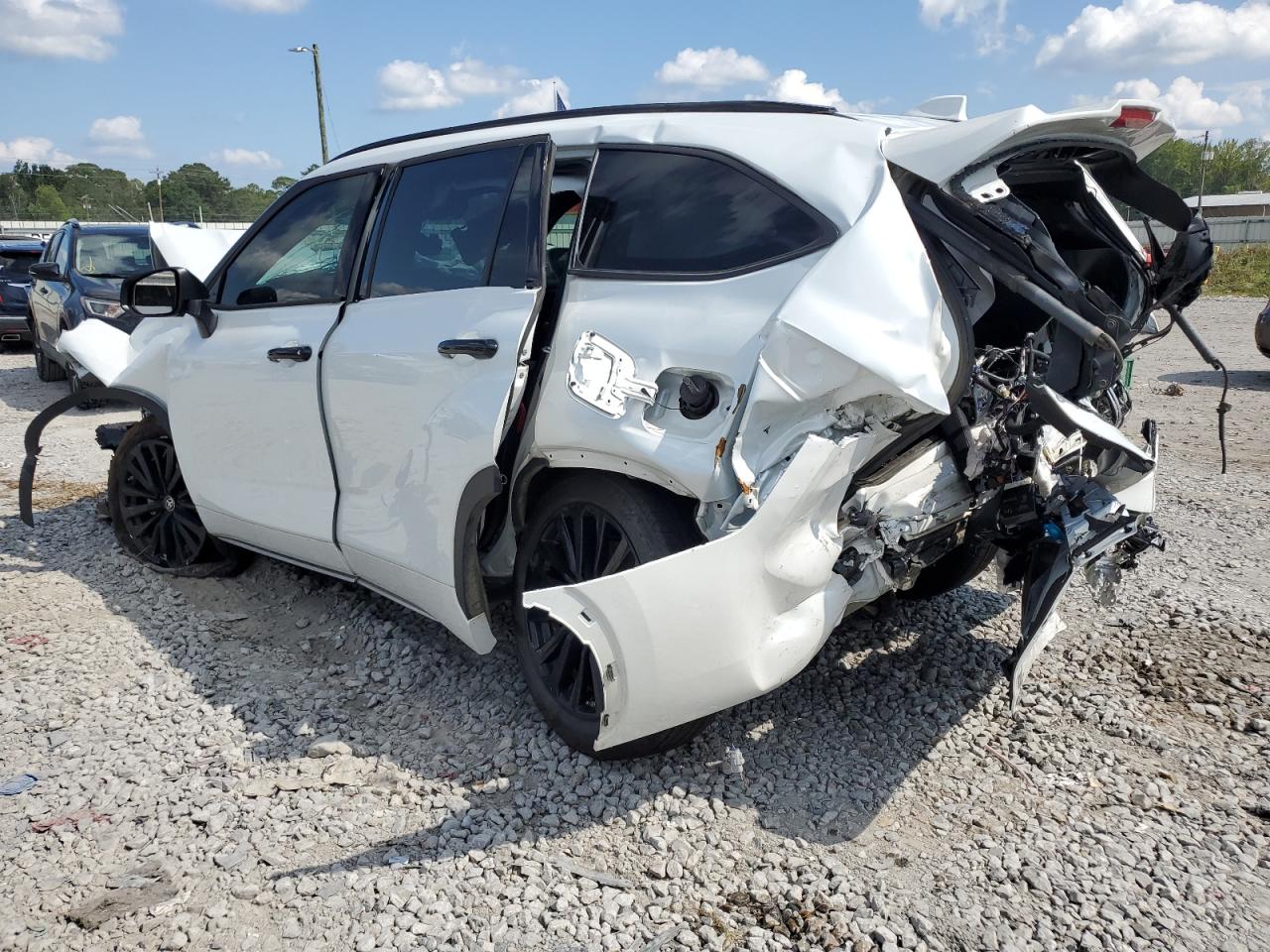 Изображение 2 2023 TOYOTA HIGHLANDER L 2023 с VIN 5TDKDRAH8PS024740