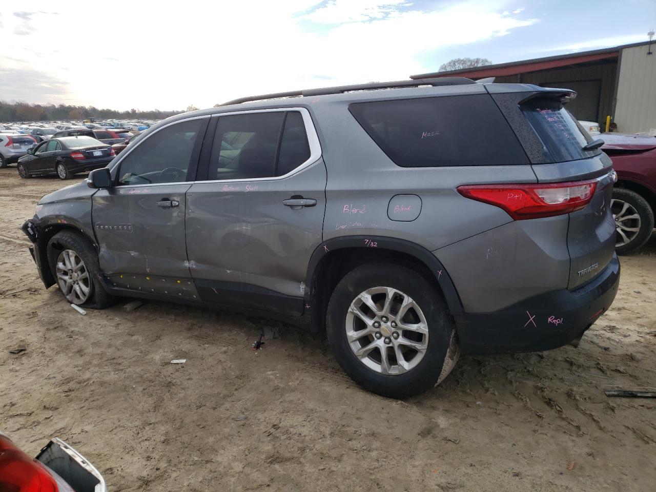 Изображение 2 2019 CHEVROLET TRAVERSE LT 2019 с VIN 1GNERHKW2KJ213774