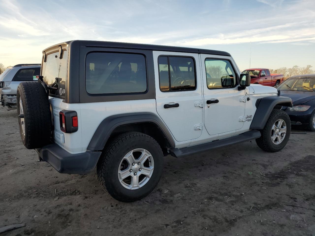 Obraz 3 z 2019 JEEP WRANGLER UNLIMITED SPORT 2019 z VIN 1C4HJXDG1KW680023