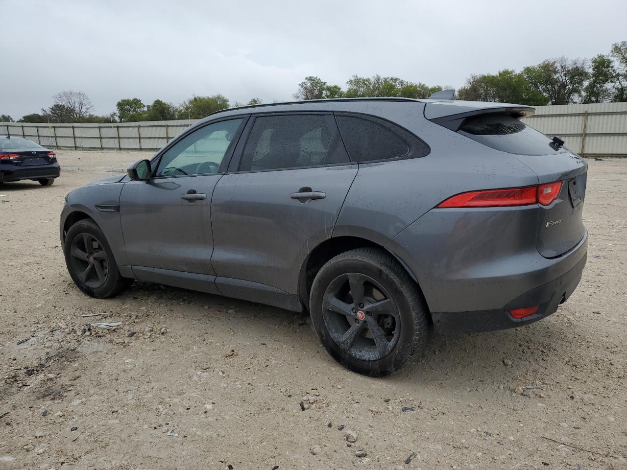 Image 2 of 2018 JAGUAR F-PACE PREMIUM 2018 with VIN SADCJ2FX2JA325369