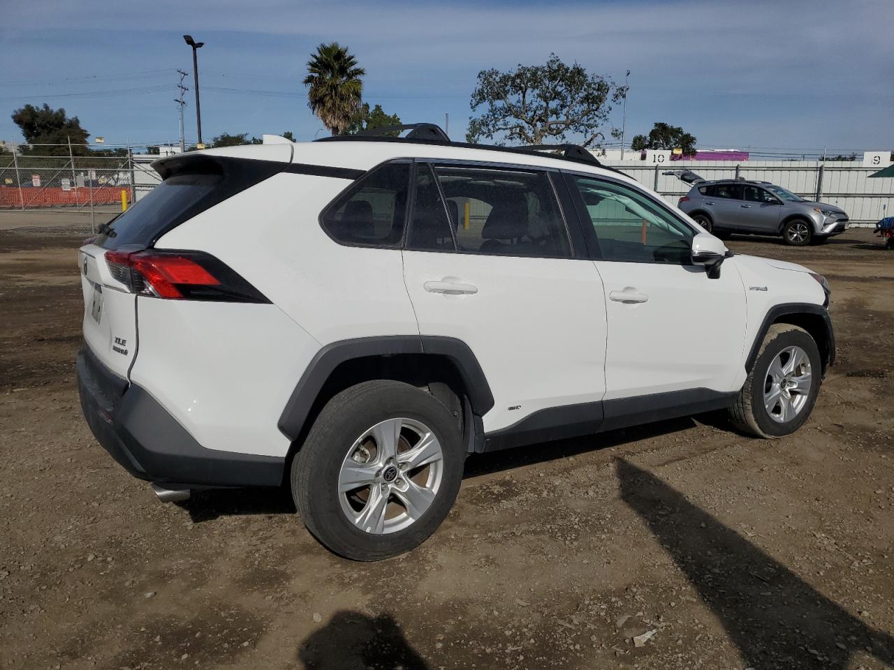 Image 3 of 2021 TOYOTA RAV4 XLE 2021 with VIN 4T3RWRFV6MU048052