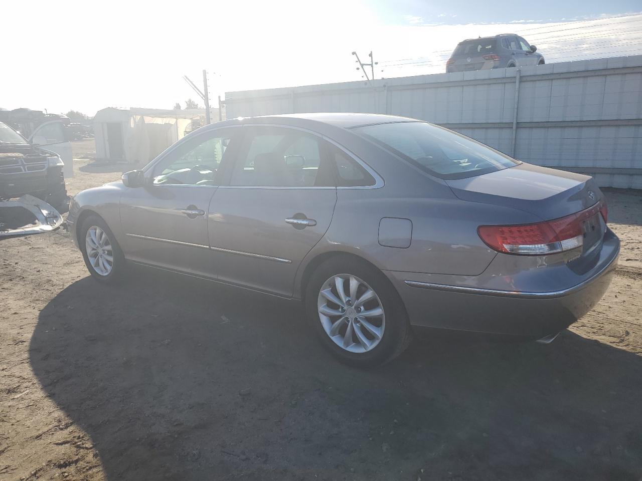 Image 2 of 2007 HYUNDAI AZERA SE 2007 with VIN KMHFC46F27A154388