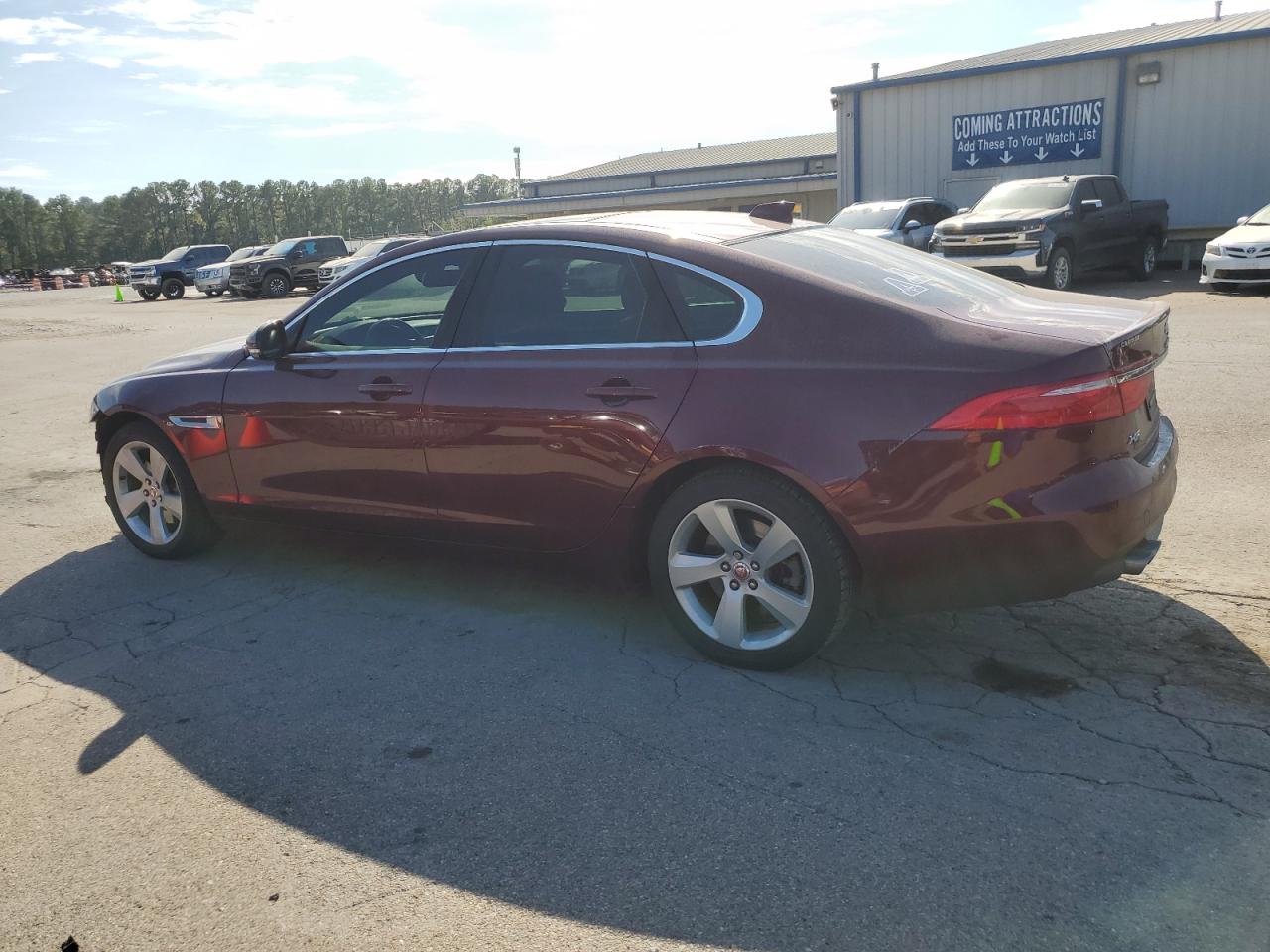 Obraz 2 z 2017 JAGUAR XF  2017 z VIN SAJBR4BNXHCY42595
