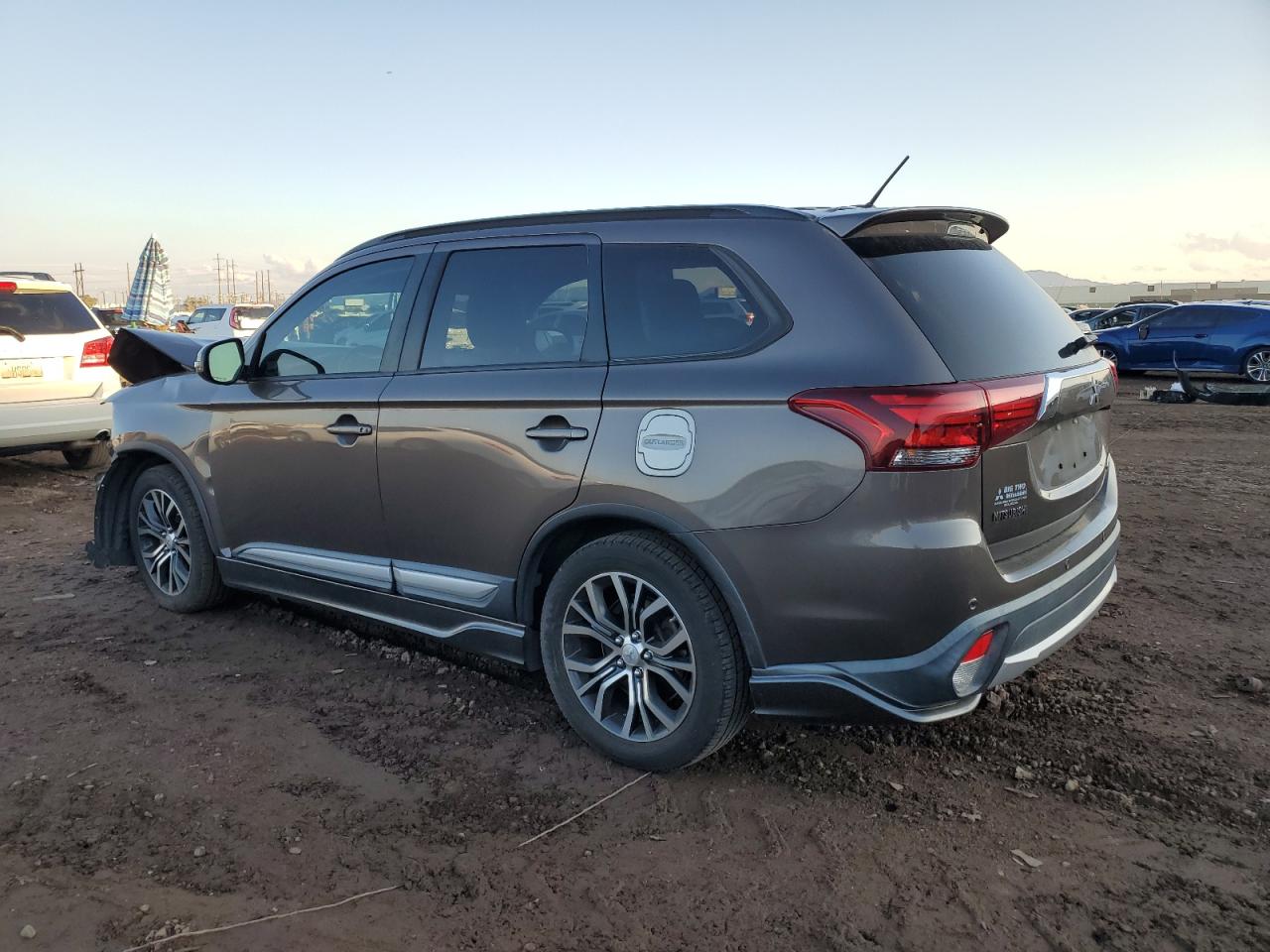 Изображение 2 2016 MITSUBISHI OUTLANDER SE 2016 с VIN JA4AD3A37GZ000628