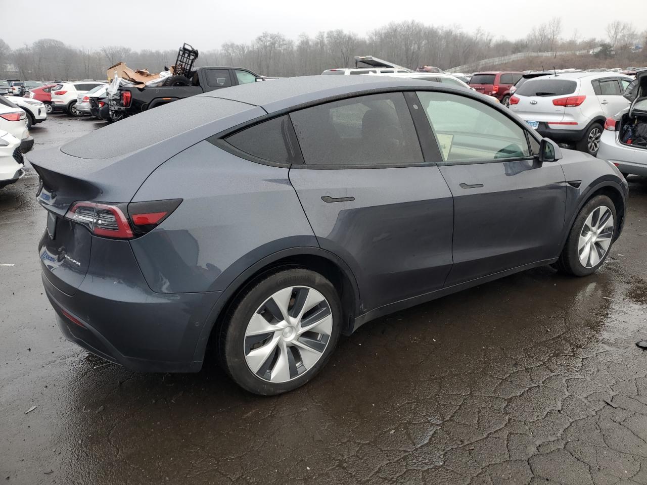 Obraz 3 z 2020 TESLA MODEL Y  2020 z VIN 5YJYGDEE9LF009442