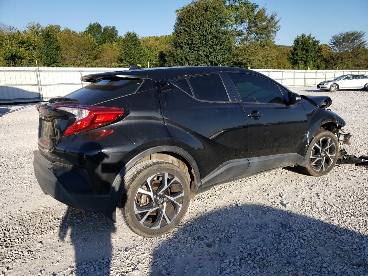 Image 3 of 2018 TOYOTA C-HR XLE 2018 with VIN NMTKHMBX3JR036376
