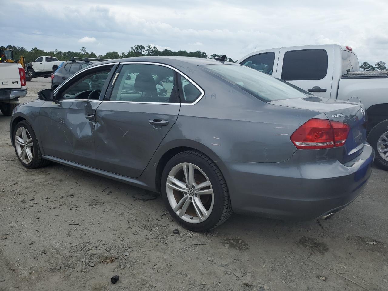 Image 2 of 2015 VOLKSWAGEN PASSAT SE 2015 with VIN 1VWBV7A36FC051731