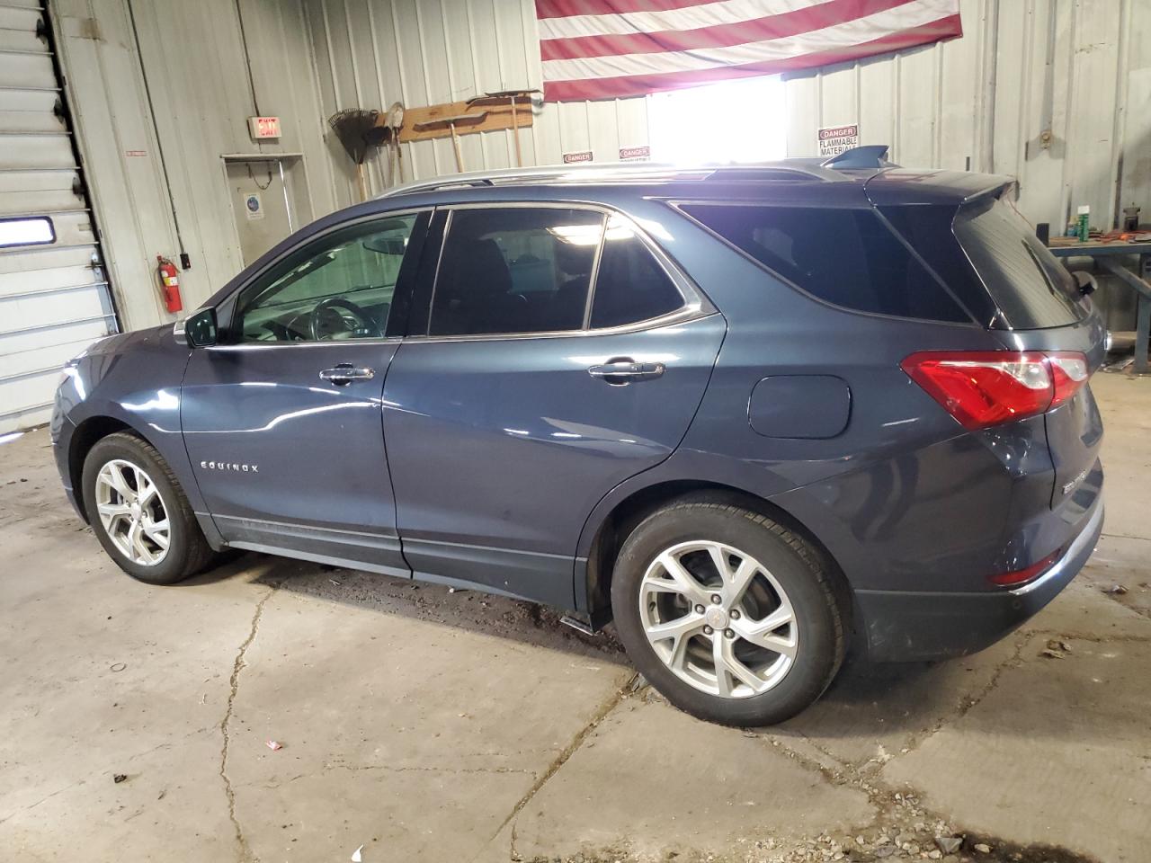 Image 2 of 2019 CHEVROLET EQUINOX PREMIER 2019 with VIN 3GNAXNEV2KL107288