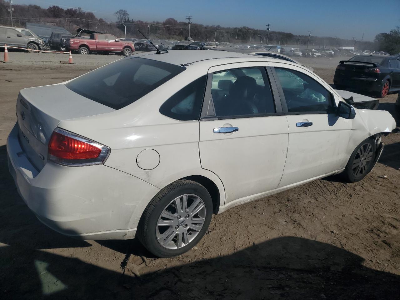 Obraz 3 z 2010 FORD FOCUS SEL 2010 z VIN 1FAHP3HN1AW121611