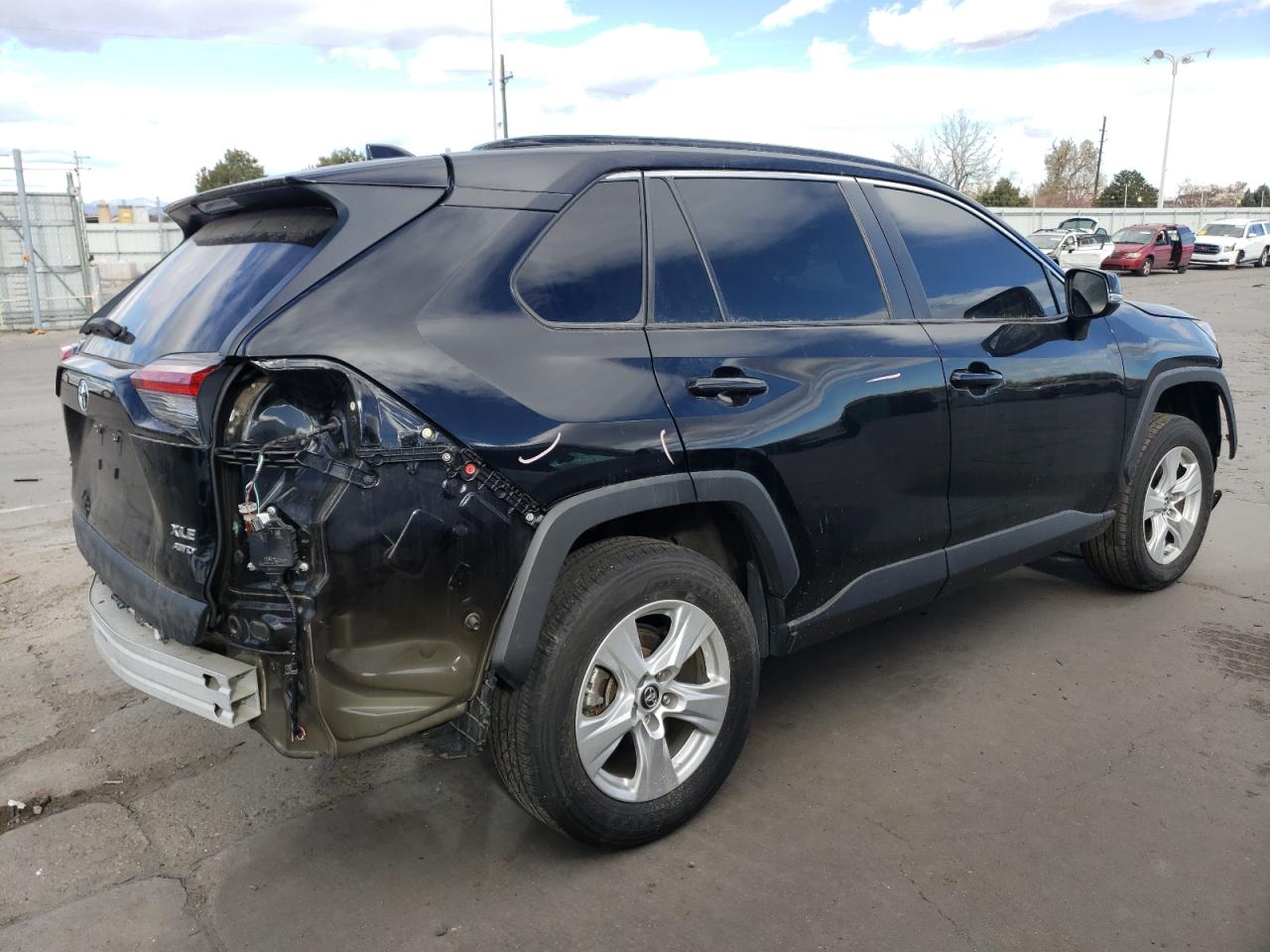 Obraz 3 z 2019 TOYOTA RAV4 XLE 2019 z VIN 2T3P1RFV2KW067801