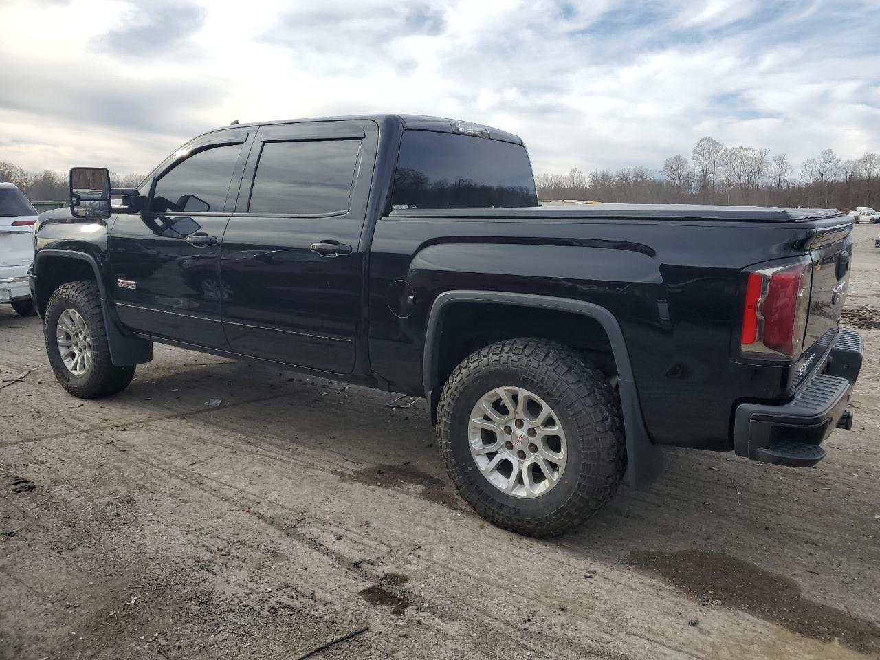 Image 2 of 2017 GMC SIERRA K1500 SLT 2017 with VIN 3GTU2NEC0HG337075