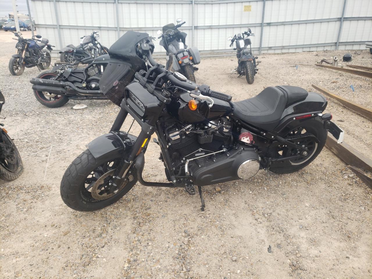 Image 2 of 2018 HARLEY-DAVIDSON FXFB FAT BOB 2018 with VIN 1HD1YKJ16JC031090