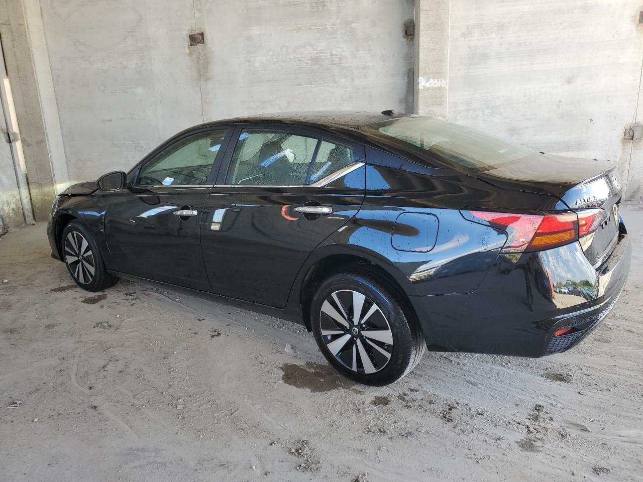 Image 2 of 2022 NISSAN ALTIMA SV 2022 with VIN 1N4BL4DW4NN355484