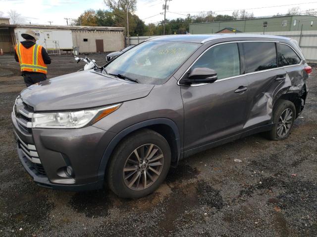 Image 1 of 2019 TOYOTA HIGHLANDER SE 2019 with VIN 5TDJZRFH3KS564446