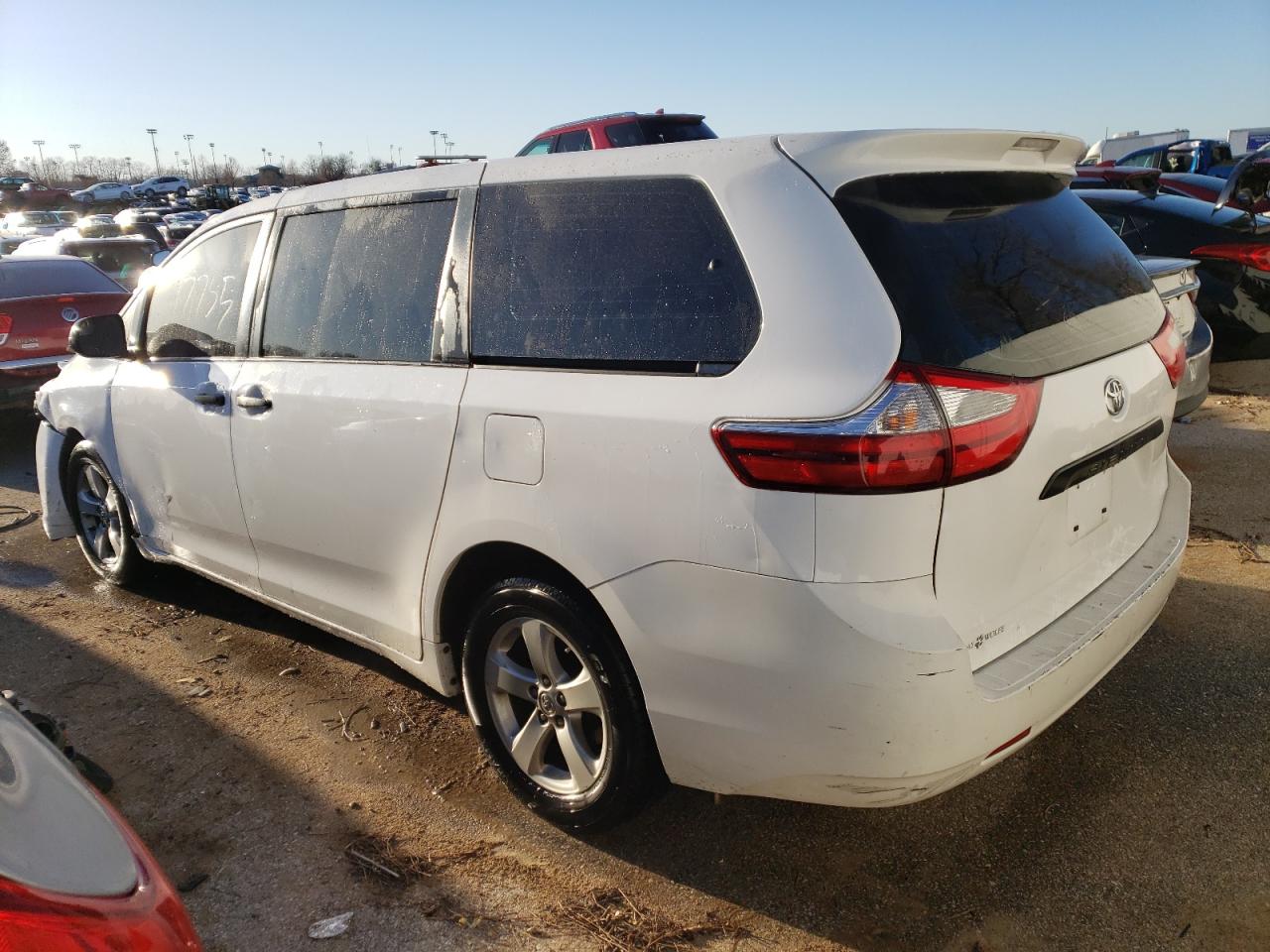 Obraz 2 z 2015 TOYOTA SIENNA  2015 z VIN 5TDZK3DC6FS568881