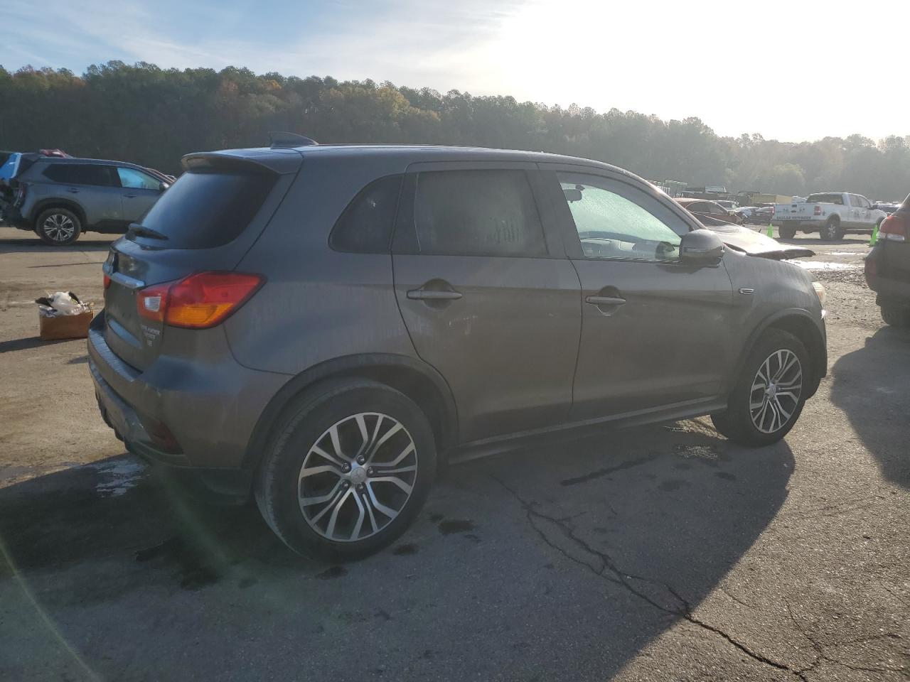 Obraz 3 z 2018 MITSUBISHI OUTLANDER SPORT ES 2018 z VIN JA4AP3AW7JU020349