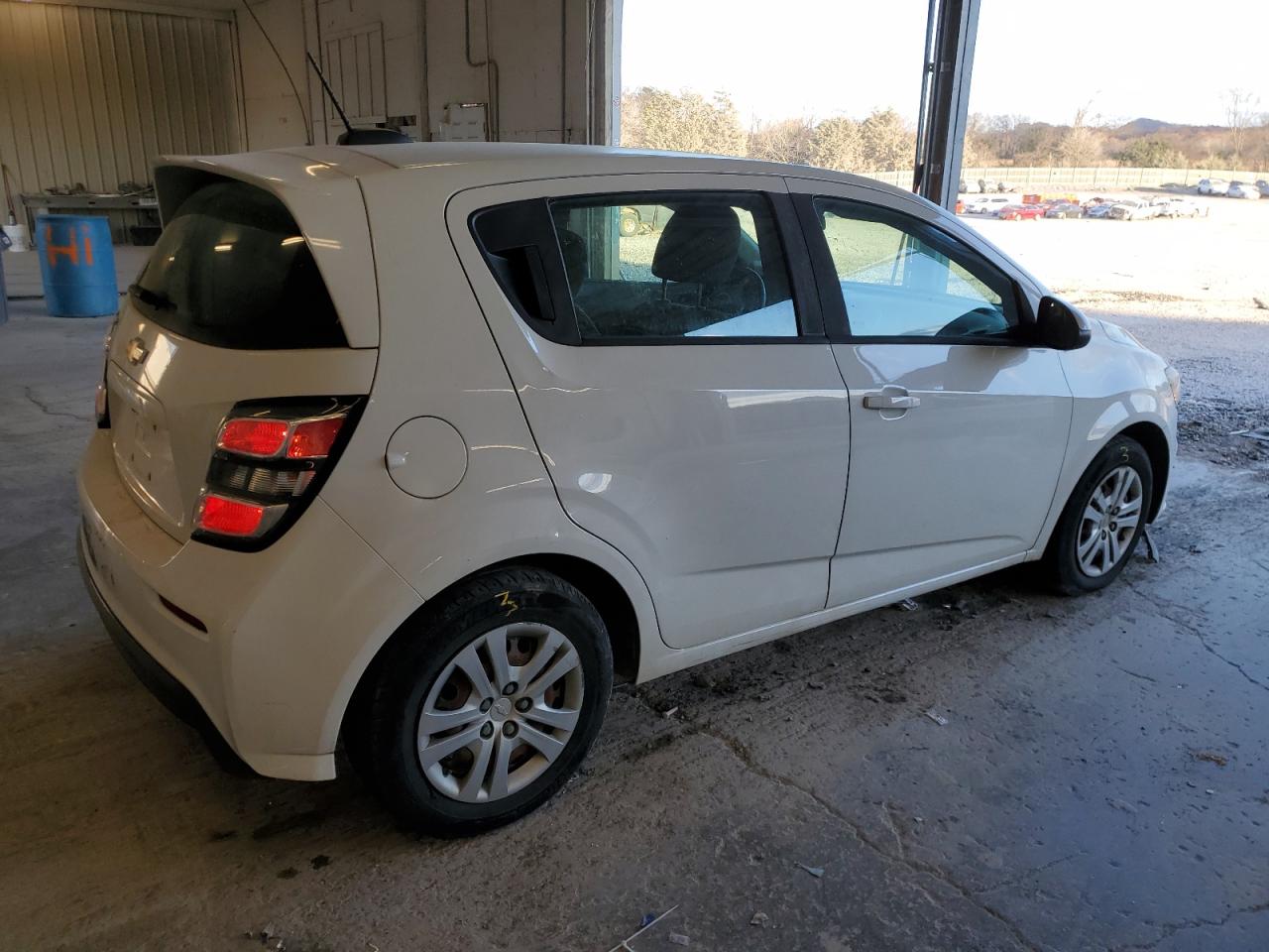 Изображение 3 2017 CHEVROLET SONIC  2017 с VIN 1G1JG6SH5H4147739